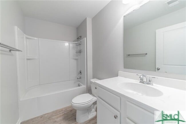 Building Photo - 595 Hogan Dr