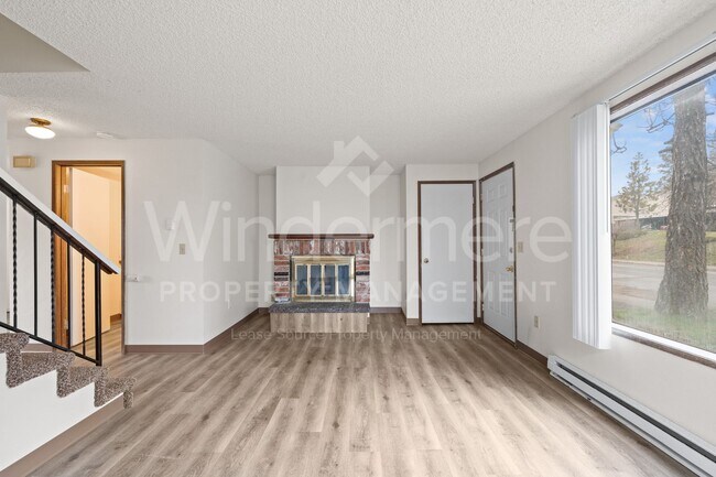 Building Photo - 2702 E 31st Ave