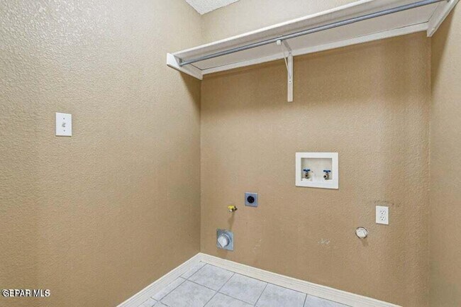 Building Photo - 650 Vera Ct