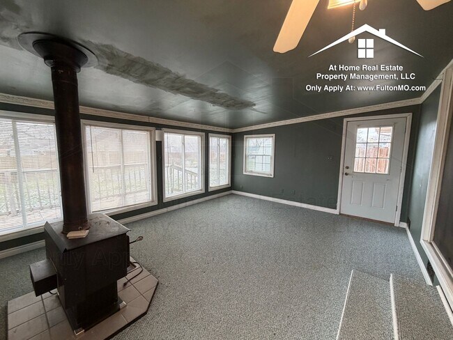 Building Photo - 1803 N School Blvd