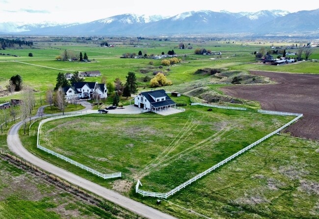 Building Photo - The Barndominium at Running Ridge