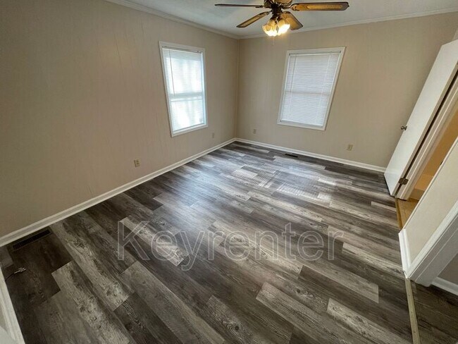 Building Photo - 4720 Meredith Rd