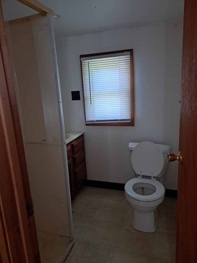 Building Photo - 114 W Garfield St