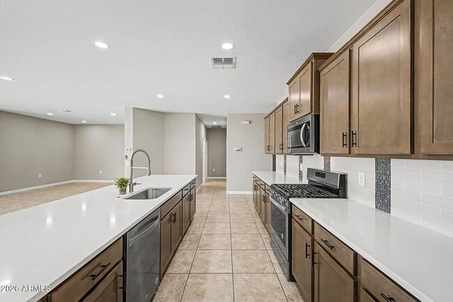 Building Photo - 30731 W Monterey Dr