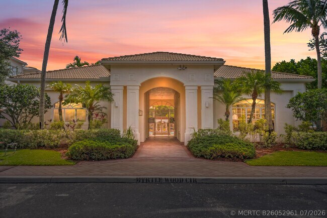 Building Photo - 3303 Myrtlewood Cir E