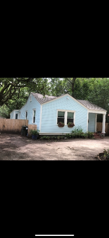 Building Photo - 1550 Folly Rd