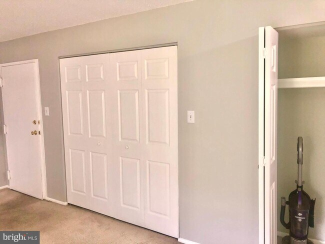 Building Photo - 1809 Snow Meadow Ln