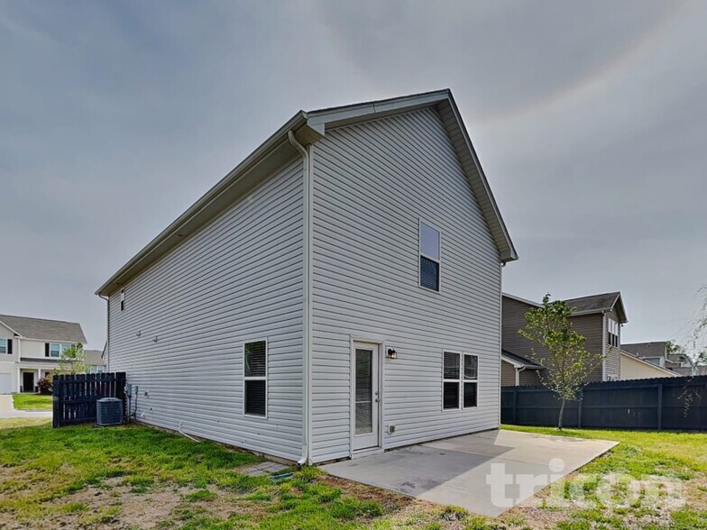 Building Photo - 1711 Sawtooth Ct