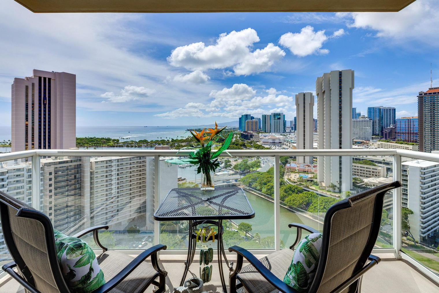Building Photo - 1551 Ala Wai Blvd