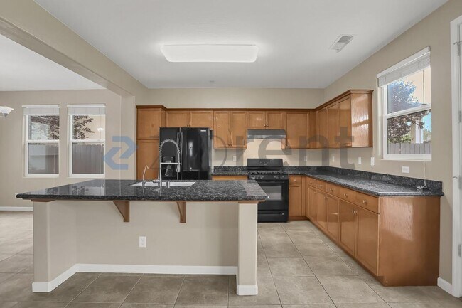 Building Photo - 10586 N Whitney Ave