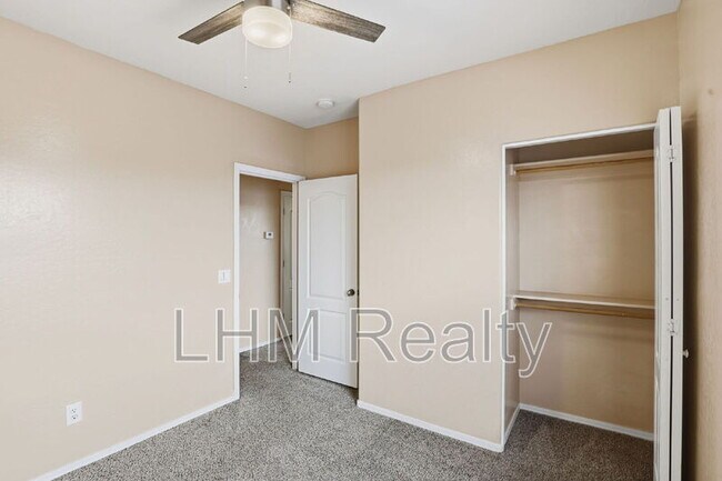 Building Photo - 15818 N 25th St