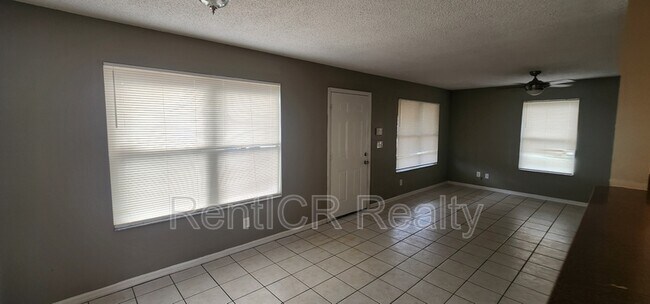 Building Photo - 3805 Carraway St