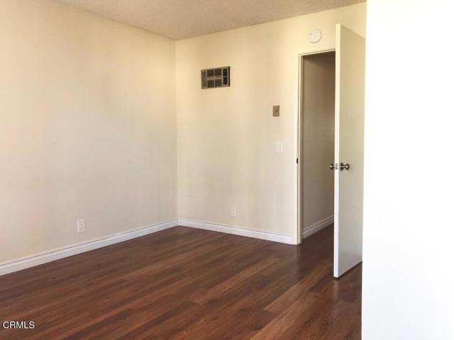 Building Photo - 259 S Ventura Rd