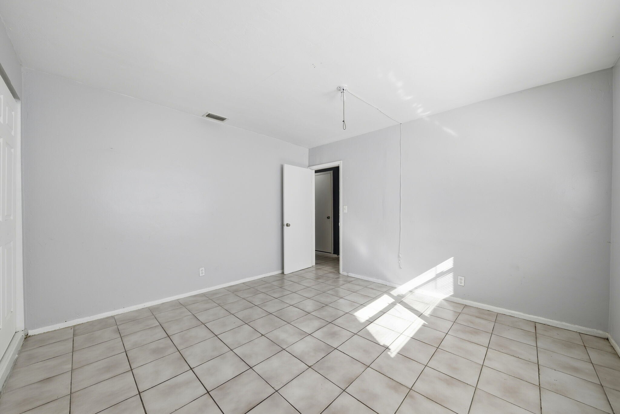 Building Photo - 1439 NW 8th Ave