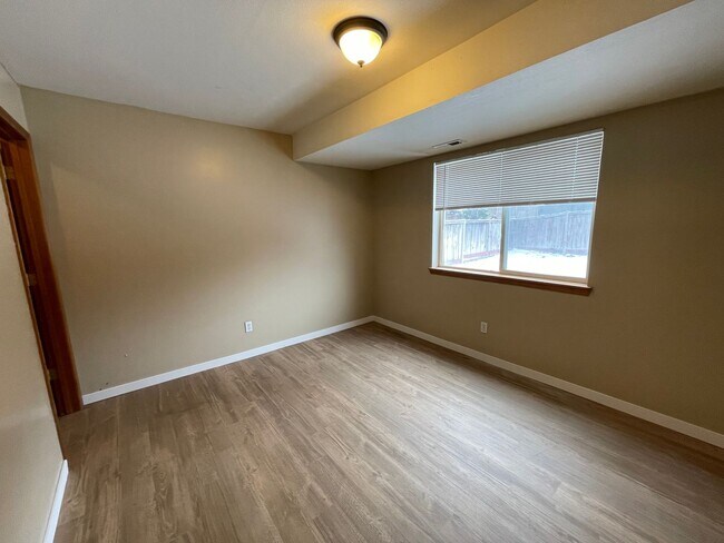 Building Photo - STUNNING SOUTH HILL HOME
