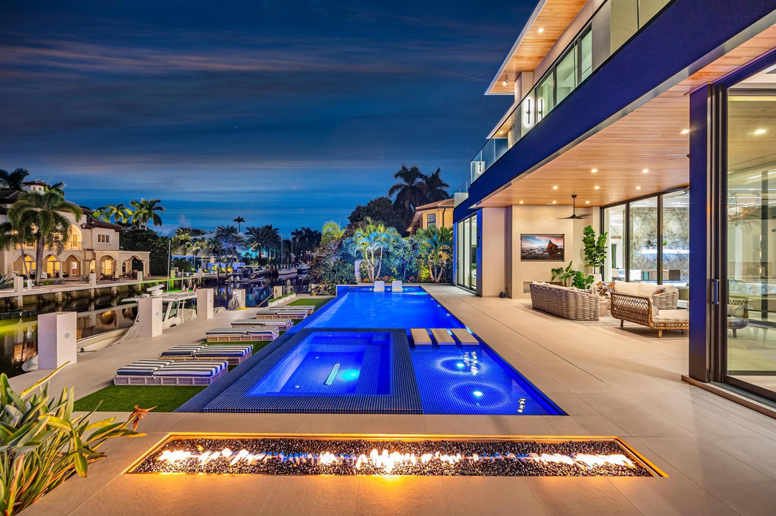 Building Photo - 408 Coral Way