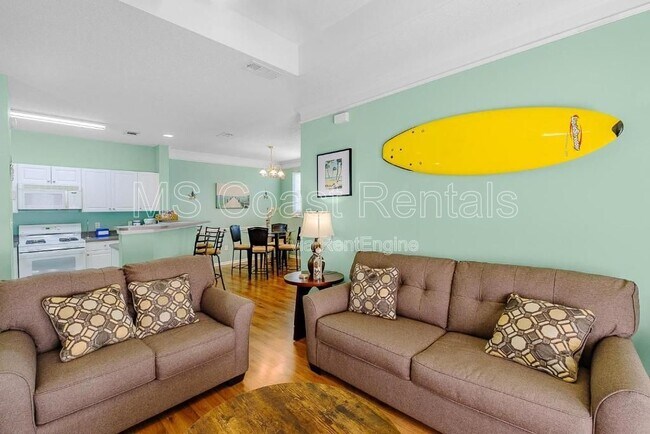 Building Photo - 2252 Beach Dr