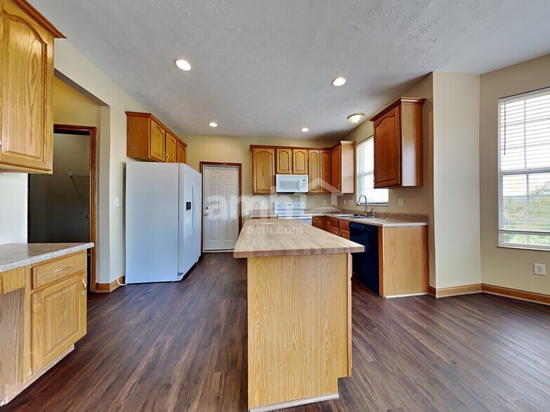 Building Photo - 841 Ginger Ridge Dr