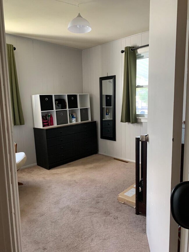 Building Photo - Pennsylvania Ave.