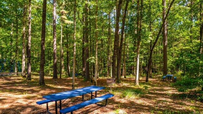 Building Photo - 1309 Country Oaks Dr