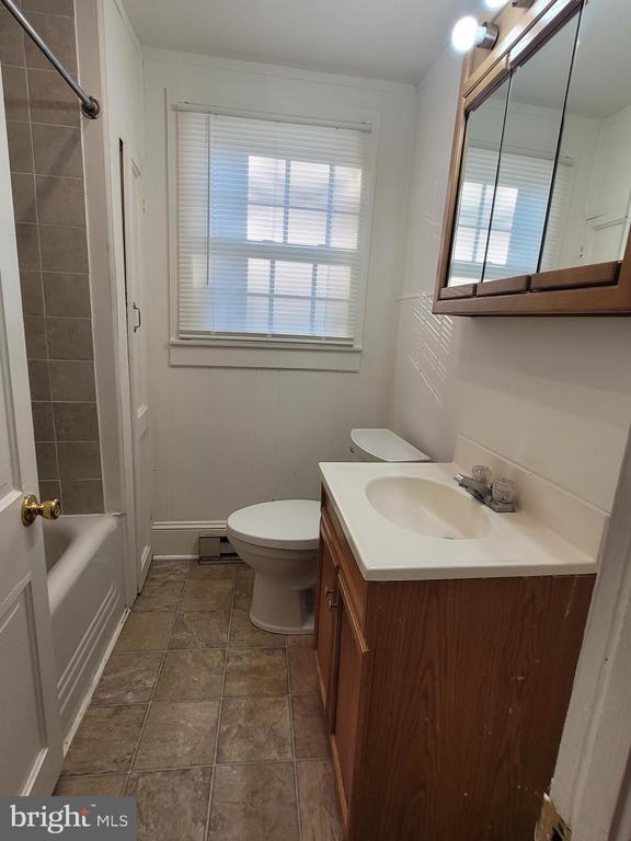 Building Photo - 409 N Washington St