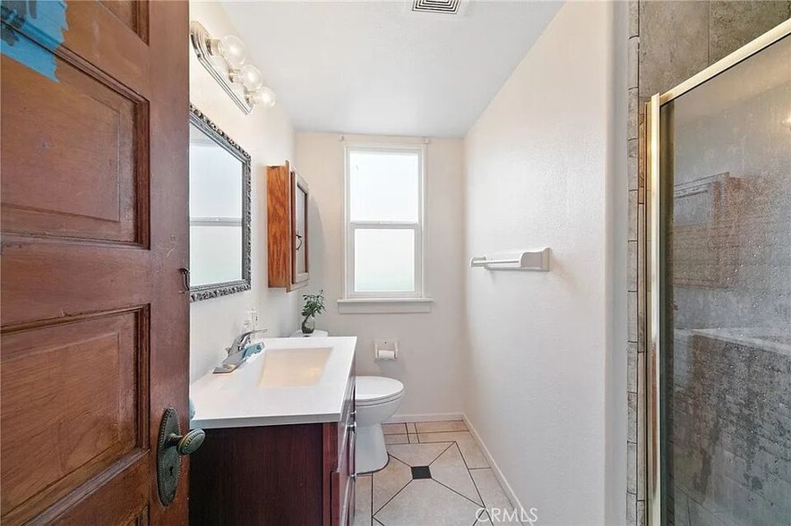 Building Photo - 507 Rose Ave