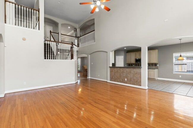 Building Photo - 3531 Shoreview Ln