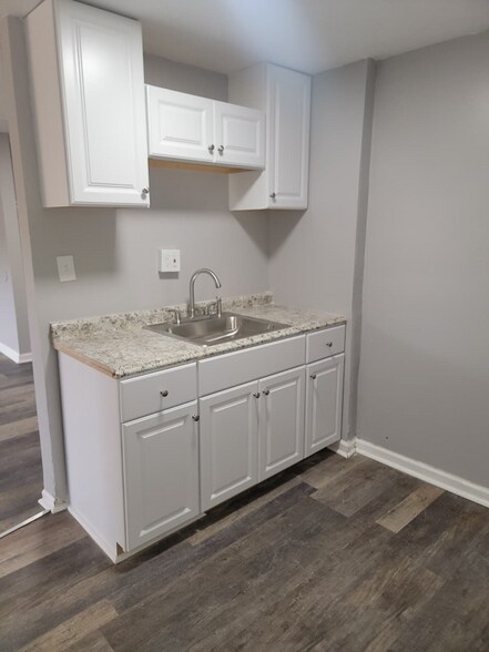 Building Photo - 1815-1819 Garfield Rd