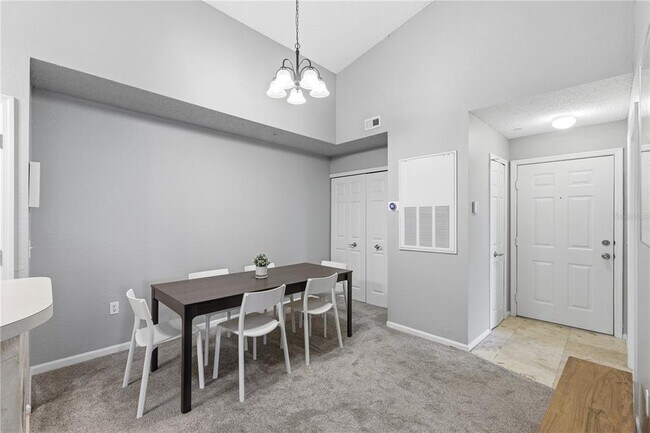 Building Photo - 13001 Mulberry Park Dr