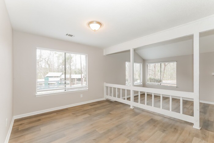 Building Photo - 1817 Laurel Ridge Dr SW