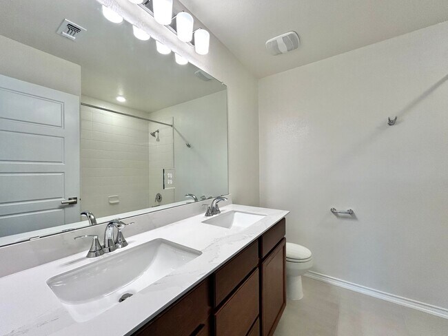 Building Photo - Spacious & Updated 4/BR 3/5/BA Home with M...