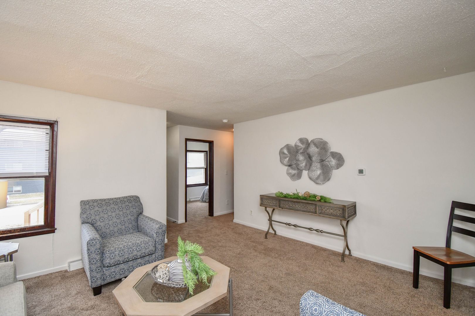 Building Photo - 306 S Chicago Ave