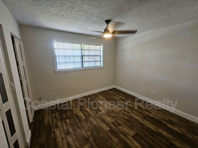 Building Photo - 1003 Willow Pond Dr