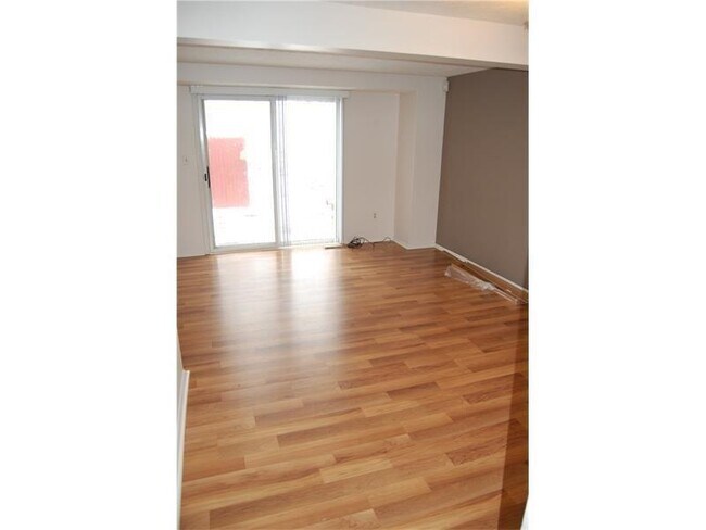 Building Photo - 119 Ligonier Ln