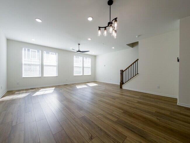 Building Photo - 25552 Tolstoy Trl