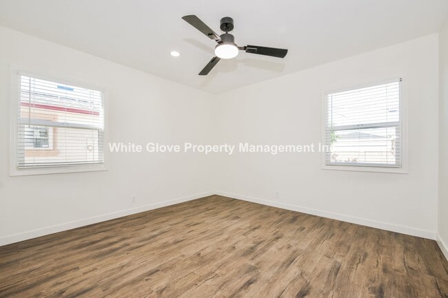 Building Photo - Beautifully Remodeled 3 Bed / 1.5 Bath Bellflow Home with New Upgrades Throughout