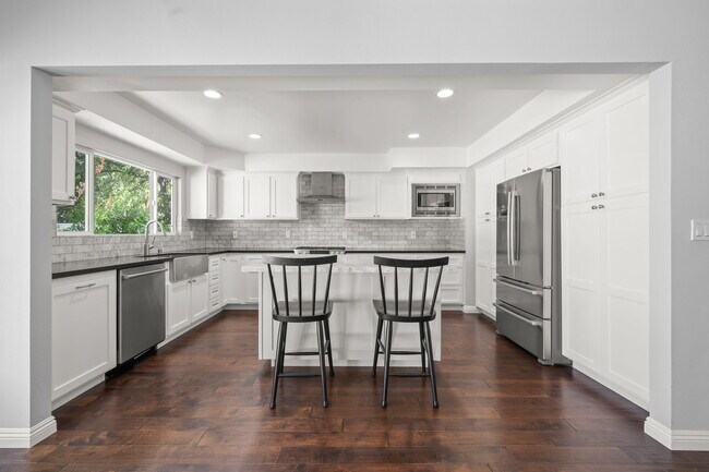 Building Photo - 15473 Lemay St