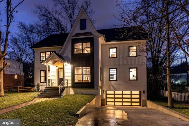 Building Photo - 6535 Mulroy St