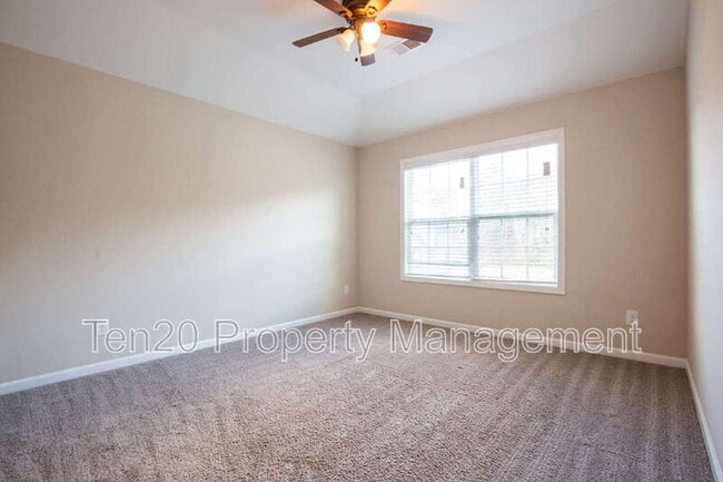 Building Photo - 122 Cedar Wy