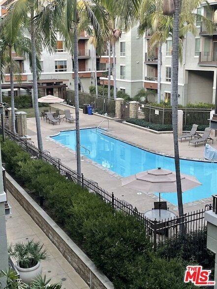 Building Photo - 100 S Alameda St