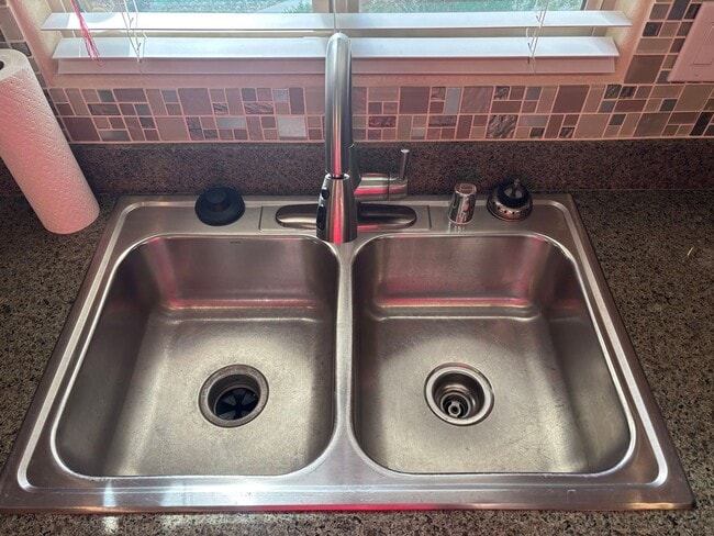 Building Photo - Gated 3-Bedroom Home with Community Pool Near Fort Apache & Blue Diamond