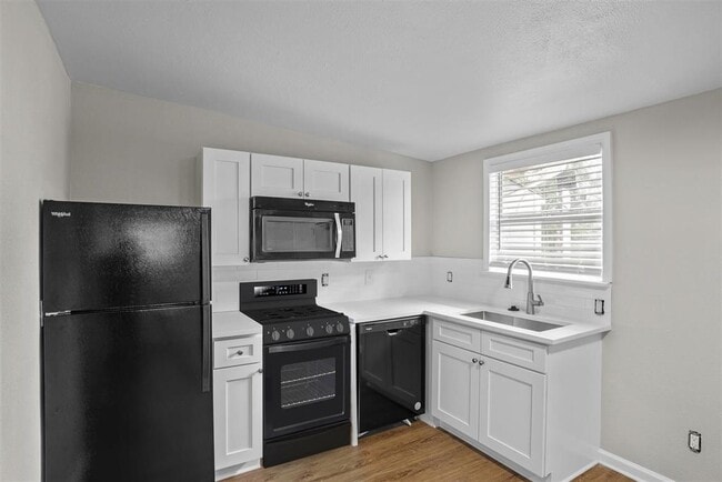 Building Photo - 506 W Grady Dr