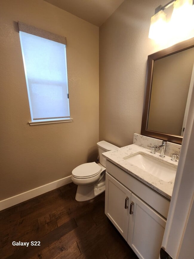 Building Photo - Beautiful two story home in the great neig...