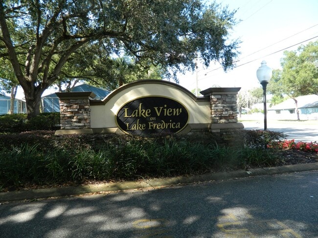 Building Photo - Beautifully Upgraded 2BR/2BA Condo – Lake ...