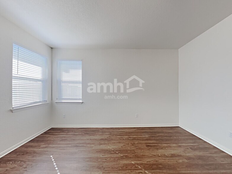 Building Photo - 2732 Geronimo Creek