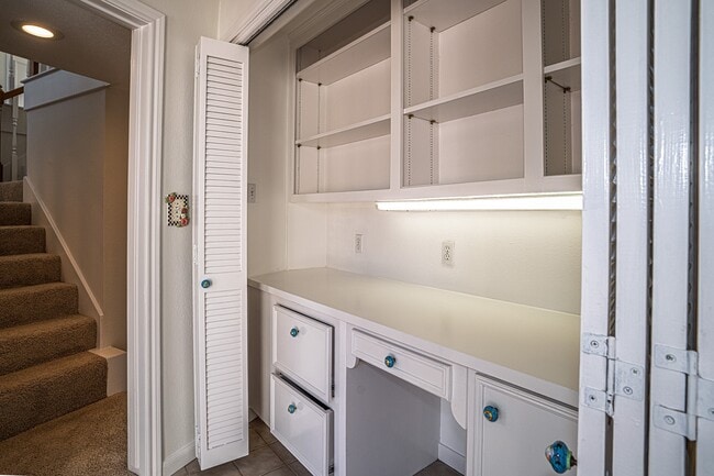 Building Photo - 12127 Tara Dr