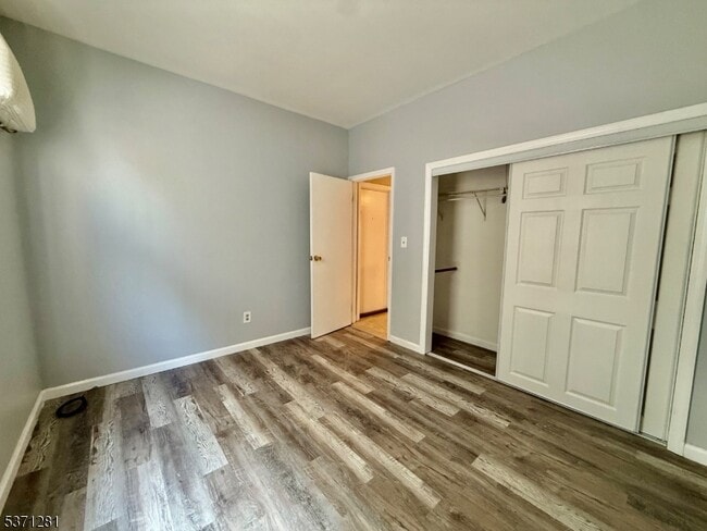 Building Photo - 46 Riggs Pl