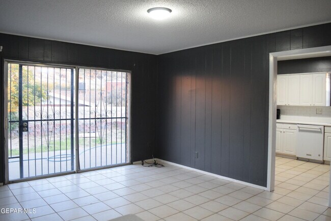 Building Photo - 136 N Festival Dr