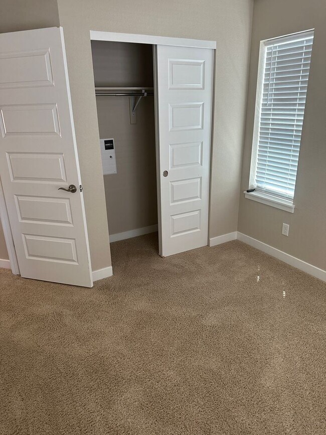 Building Photo - Newer Construction Home Ready NOW