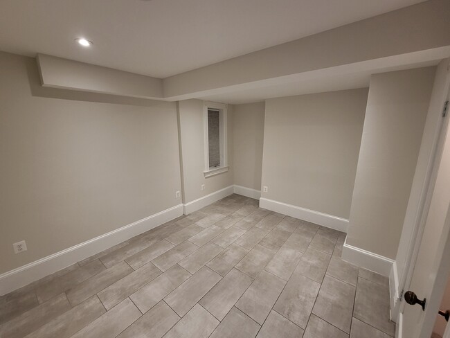 Building Photo - 210 8th St SE